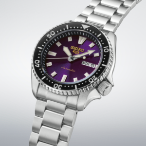 HDB003 stylish watch with a modern design