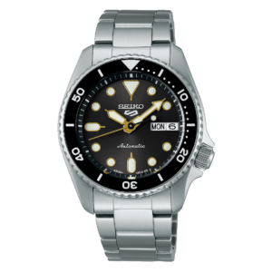 SRPL79 stylish wristwatch with a sophisticated and elegant design.